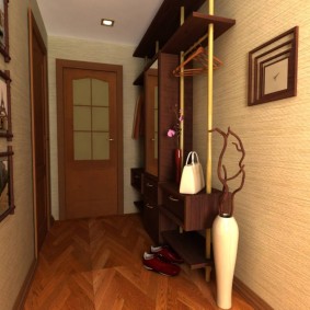 İki odalı bir dairede küçük koridor