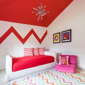 Red ceiling in a girl's room