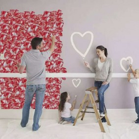 Istabas sienas dekors ar bērniem