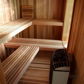 Disposizione di una sauna su una loggia in un pannello