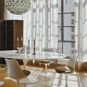 Modern style dining group