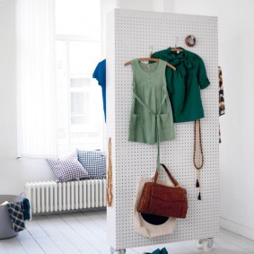 Narrow screen as a clothes hanger