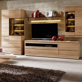 Finitions en bois pour meubles modernes