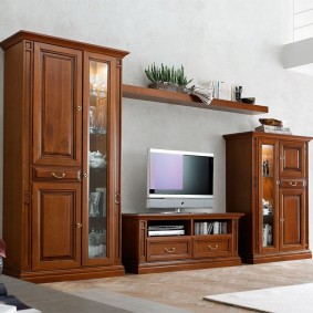 Wooden furniture of cabinet type