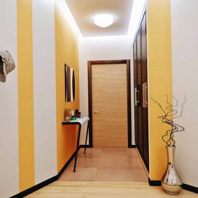 Yellow color in the interior of the hallway