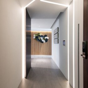 Linear lights in a narrow room