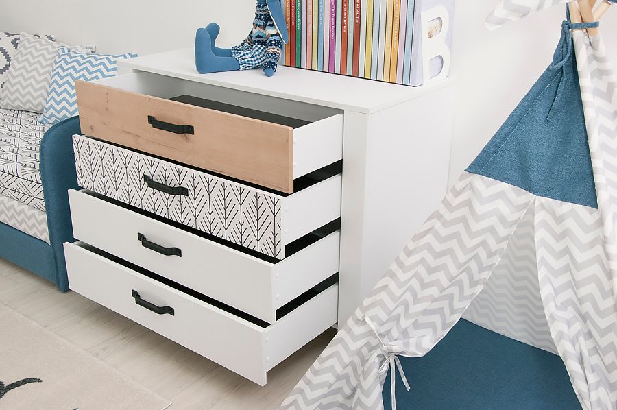 Linen dresser for a bright children's room
