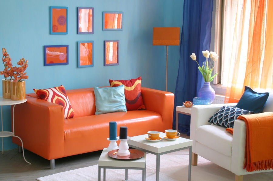Sofa màu cam trong nội thất của Khrushchev
