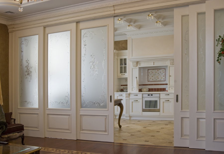 Portes coulissantes pour un intérieur luxueux de style classique