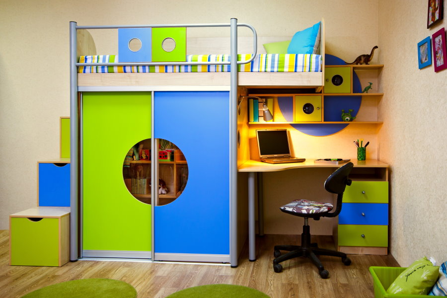 Children's wall with loft bed and wardrobe