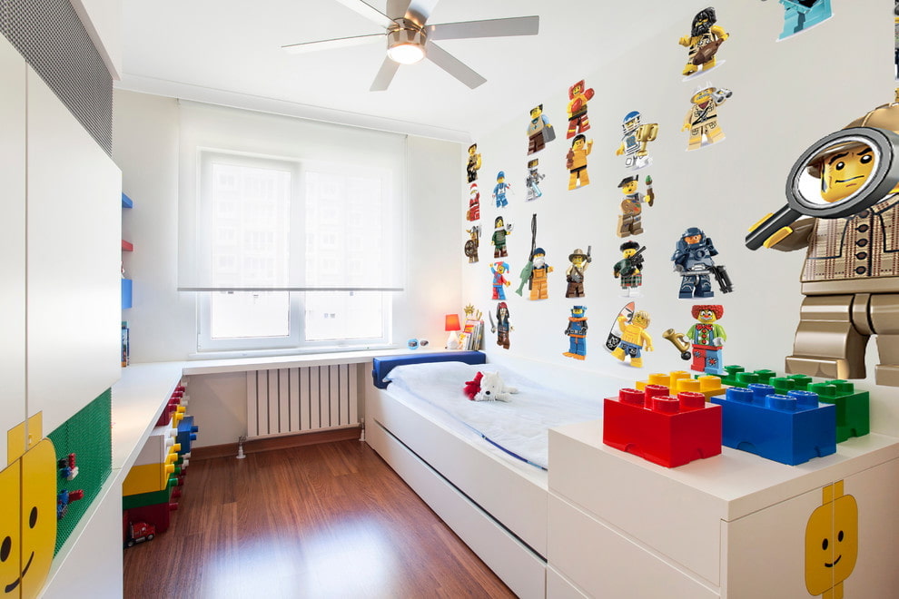 Decorating a kids room with color stickers
